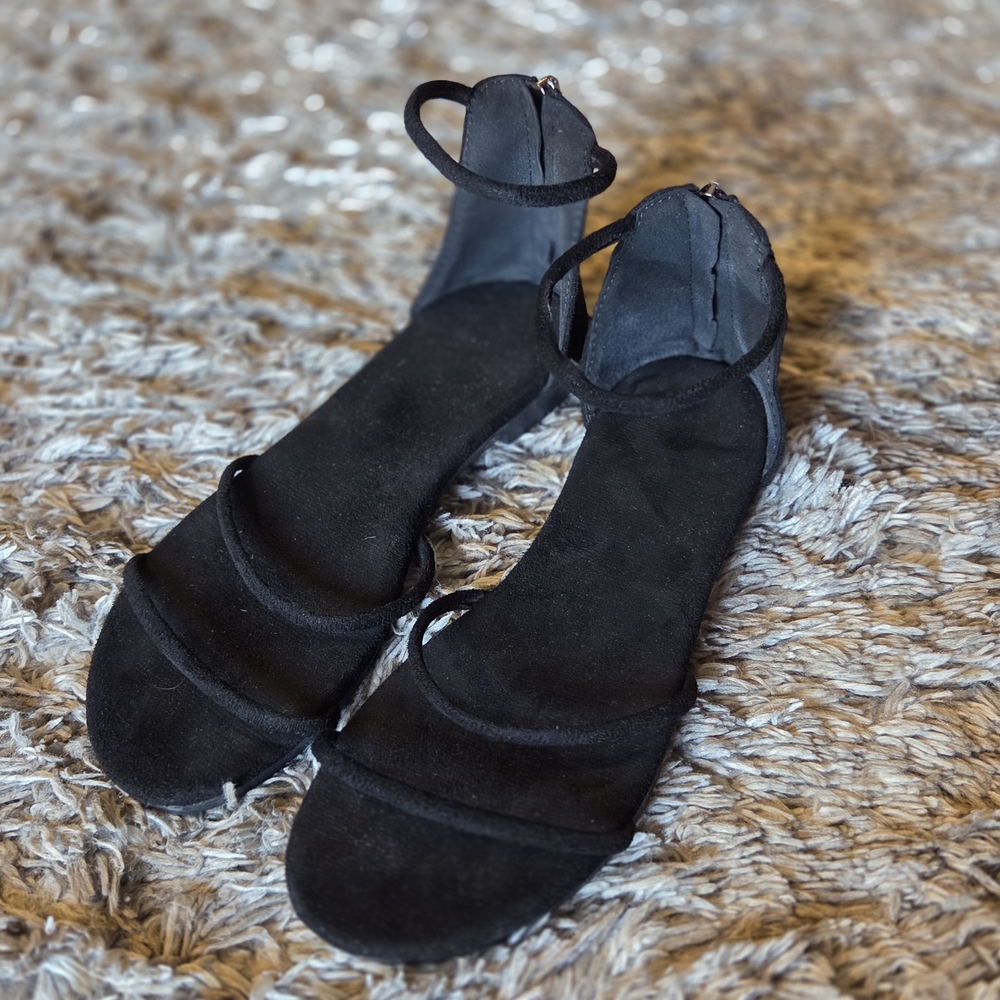 🔥3 For $15 Cute Size 7.5 Velour Velvet Feel Black Women's Sandals